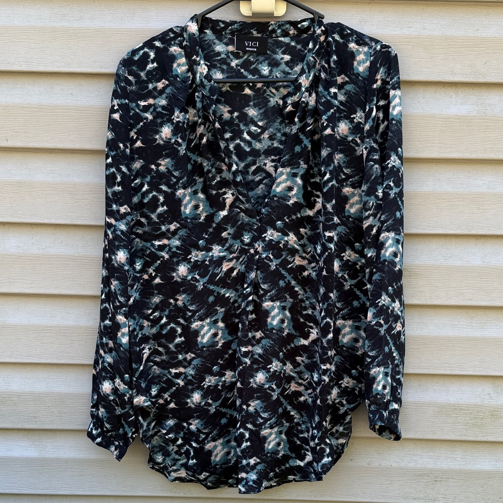 Vici | Long Sleeve Blouse size Medium